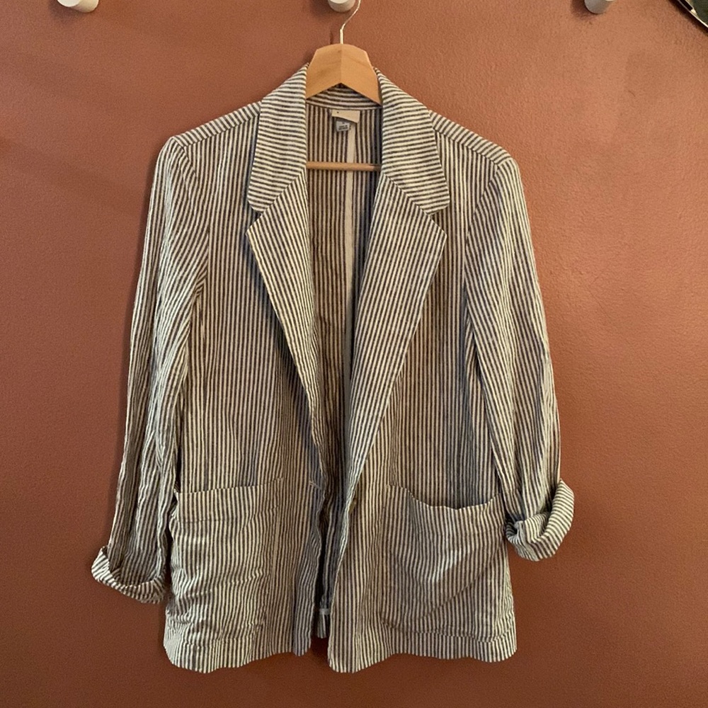 a new day blazer gray/white stripe sz medium